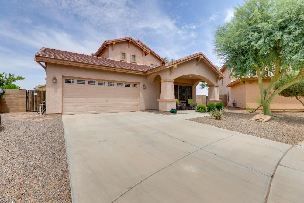 Maricopa Desert Oasis Fenced Yard with Hot Tub